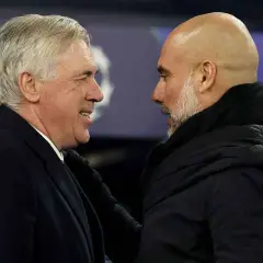 Dos entrenadores de fútbol, Ancelotti y Guardiola, conversan. ¿Cuánto cobra un segundo entrenador de primera división?