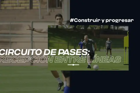 Entrenadores dirigen un circuito técnico de fútbol para mejorar la recepción entre líneas.