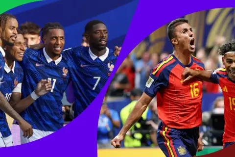 Jugadores de Francia celebran mientras jugadores de España festejan un gol. ¡Un partido épico entre Francia vs Polonia!