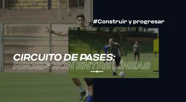 Entrenadores dirigen un circuito técnico de fútbol para mejorar la recepción entre líneas.