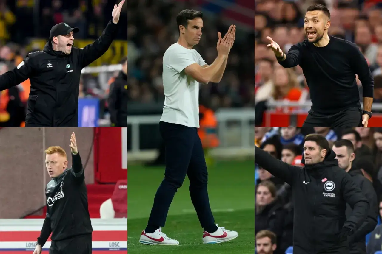 Entrenadores que no han sido futbolistas, dirigiendo desde la banda. Cuatro hombres con gestos de ánimo y dirección en partidos de fútbol.