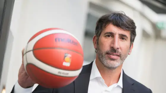 Los mejores entrenadores de fútbol y baloncesto y qué los define